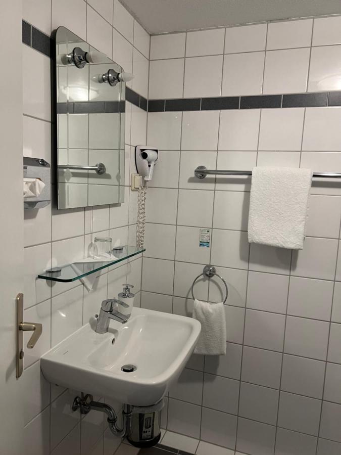 Hotel Schwartzer Loewe バーベンハウゼン エクステリア 写真